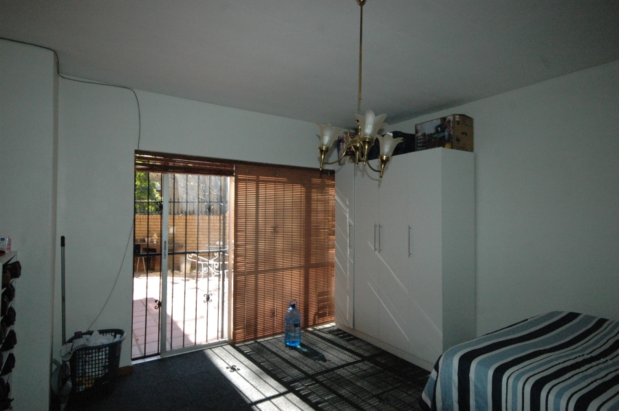 3 Bedroom Property for Sale in Faerie Glen Gauteng