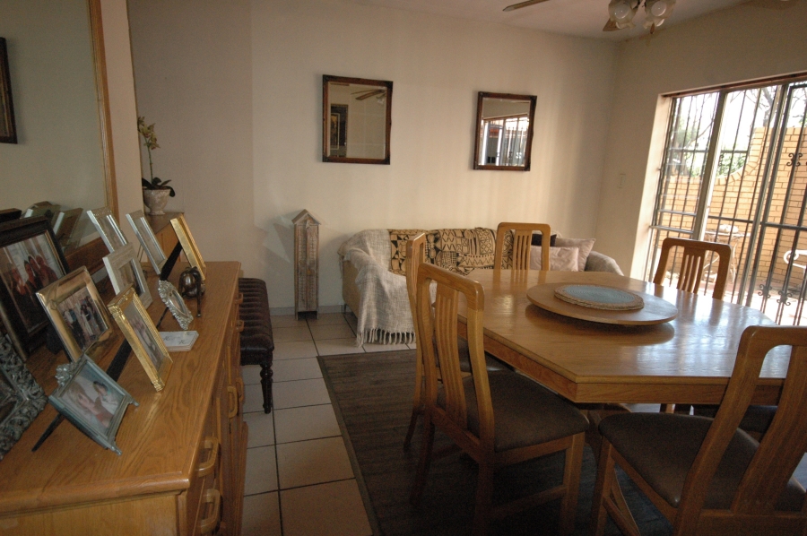 3 Bedroom Property for Sale in Faerie Glen Gauteng