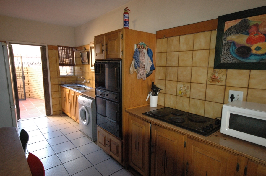 3 Bedroom Property for Sale in Faerie Glen Gauteng
