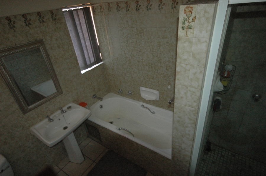 3 Bedroom Property for Sale in Faerie Glen Gauteng