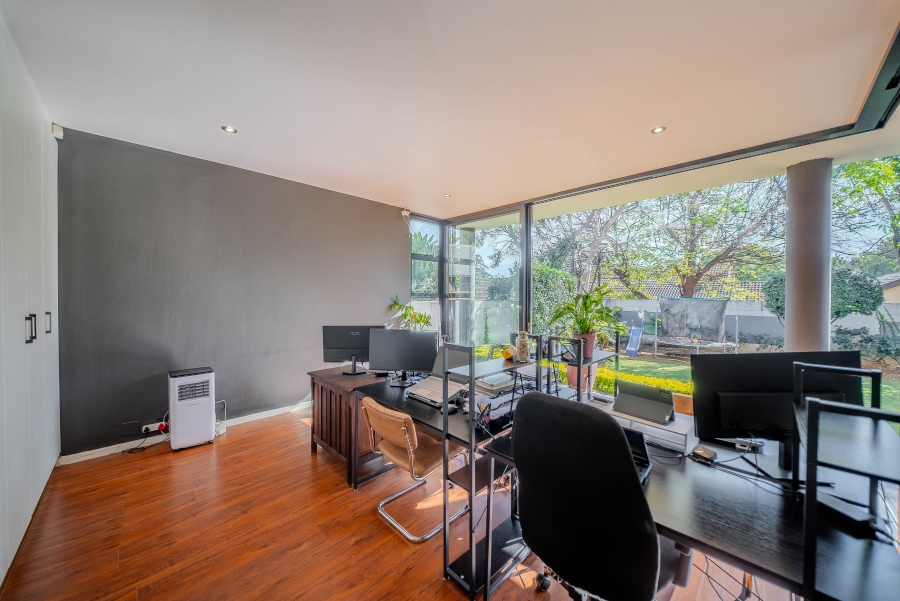 5 Bedroom Property for Sale in Lynnwood Glen Gauteng