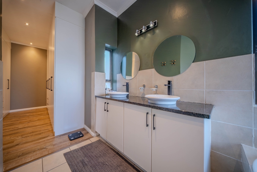 5 Bedroom Property for Sale in Lynnwood Glen Gauteng