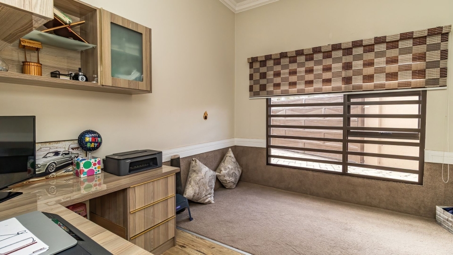 3 Bedroom Property for Sale in Mackenzie Park Gauteng