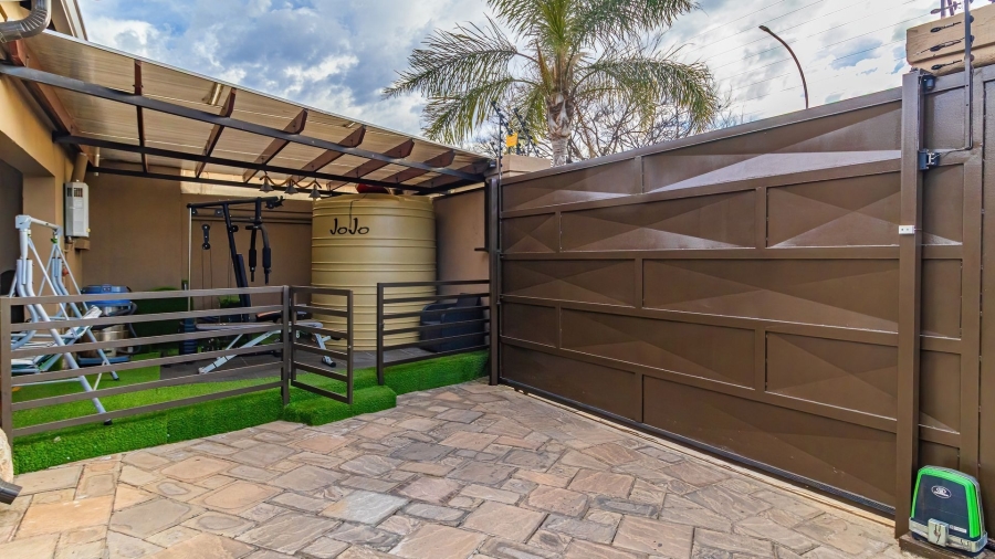 3 Bedroom Property for Sale in Mackenzie Park Gauteng