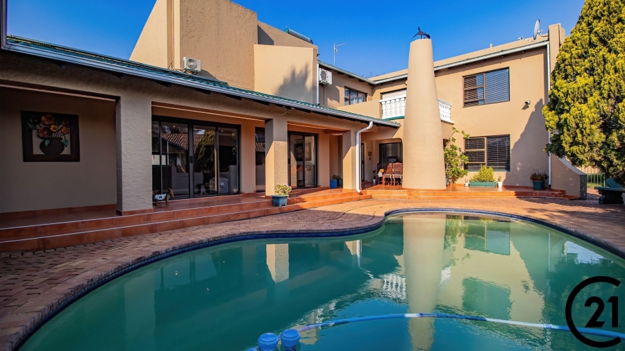 6 Bedroom Property for Sale in Rynfield Gauteng