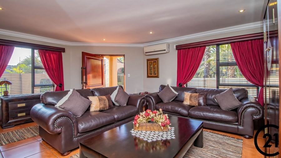 6 Bedroom Property for Sale in Rynfield Gauteng