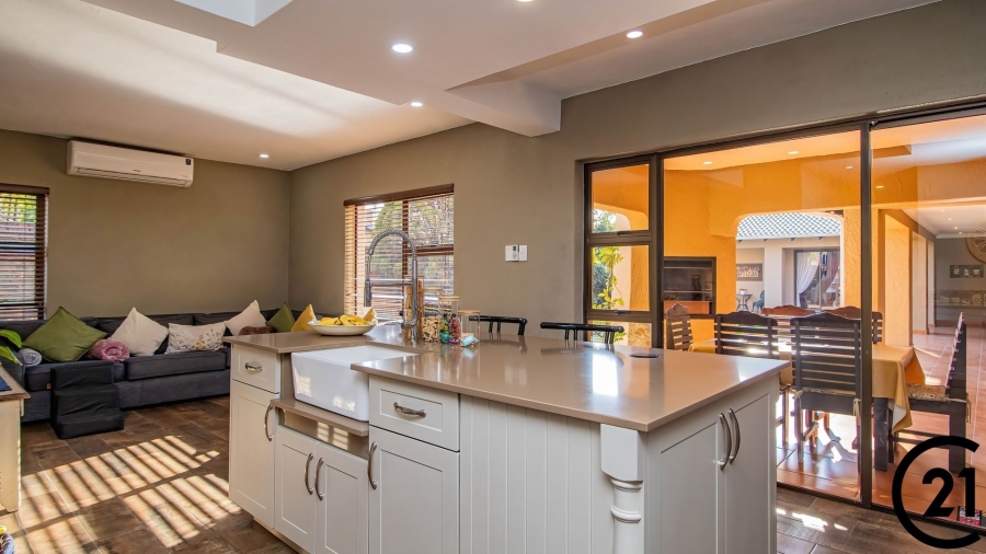 6 Bedroom Property for Sale in Rynfield Gauteng