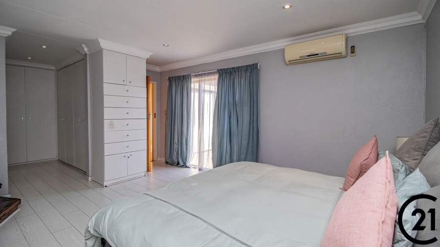 6 Bedroom Property for Sale in Rynfield Gauteng