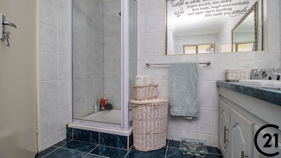 6 Bedroom Property for Sale in Rynfield Gauteng