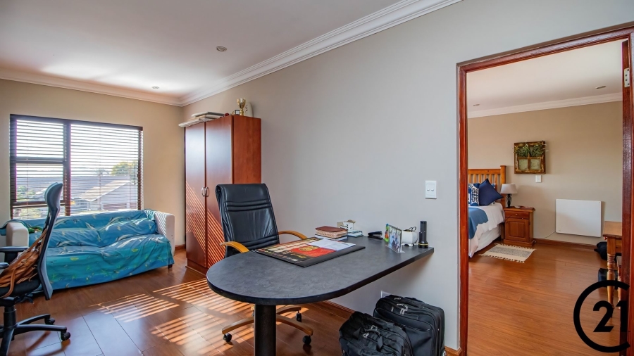 6 Bedroom Property for Sale in Rynfield Gauteng