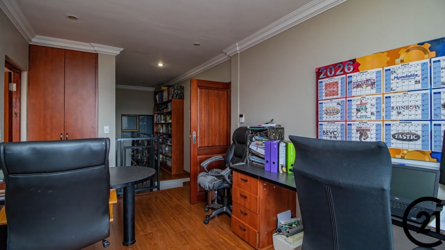 6 Bedroom Property for Sale in Rynfield Gauteng