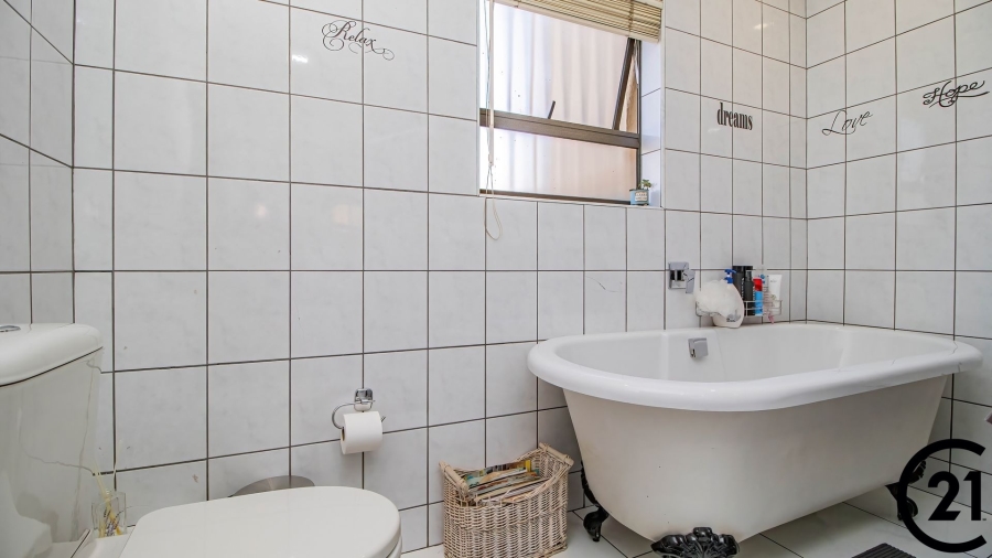 6 Bedroom Property for Sale in Rynfield Gauteng