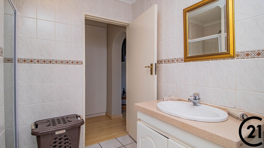 6 Bedroom Property for Sale in Rynfield Gauteng