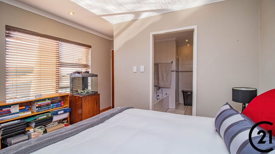 6 Bedroom Property for Sale in Rynfield Gauteng