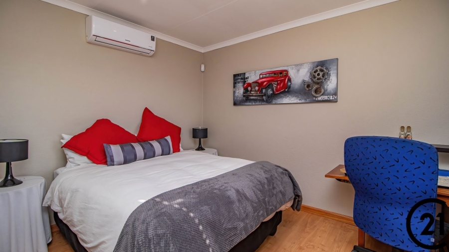 6 Bedroom Property for Sale in Rynfield Gauteng