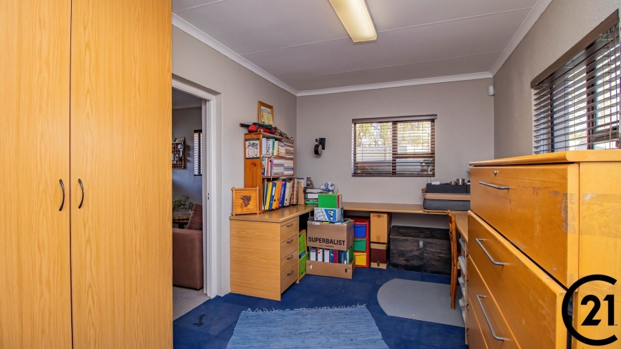 6 Bedroom Property for Sale in Rynfield Gauteng