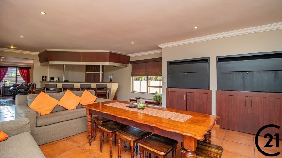 6 Bedroom Property for Sale in Rynfield Gauteng