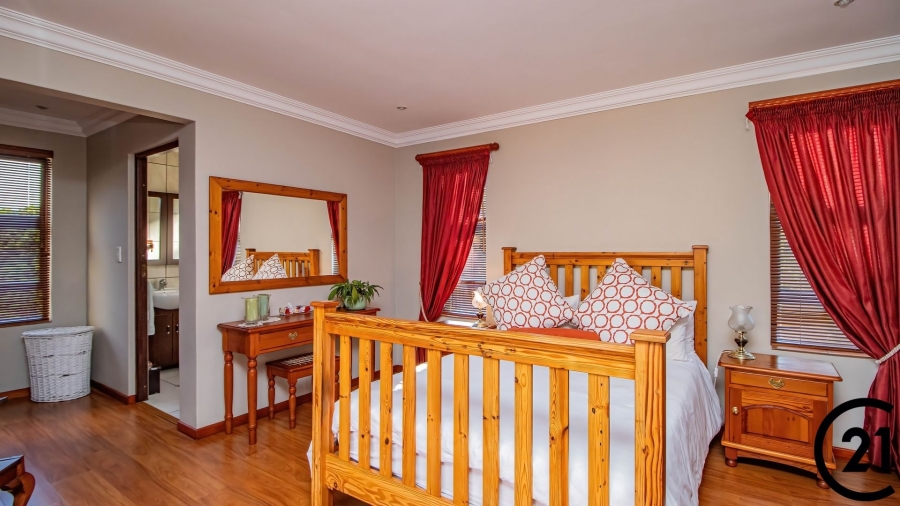 6 Bedroom Property for Sale in Rynfield Gauteng
