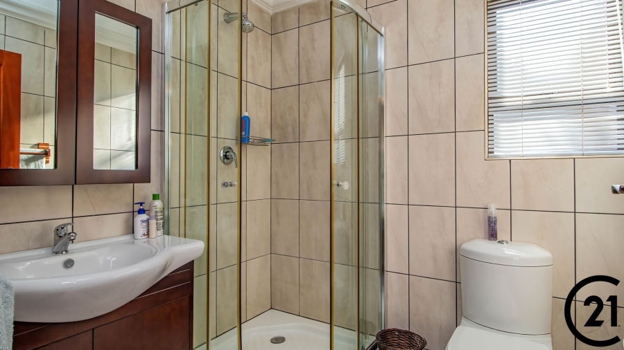 6 Bedroom Property for Sale in Rynfield Gauteng