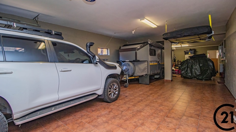 6 Bedroom Property for Sale in Rynfield Gauteng