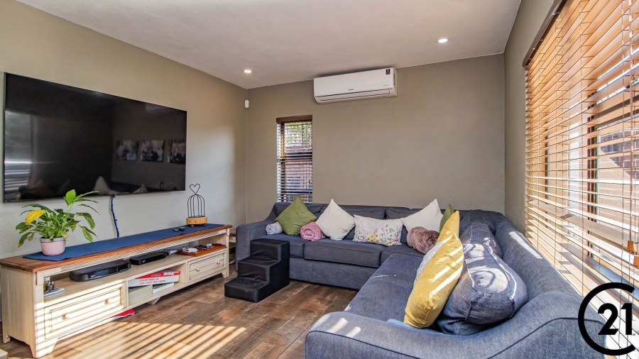 6 Bedroom Property for Sale in Rynfield Gauteng