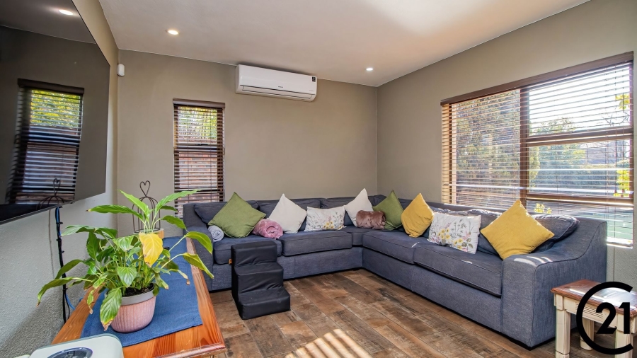 6 Bedroom Property for Sale in Rynfield Gauteng