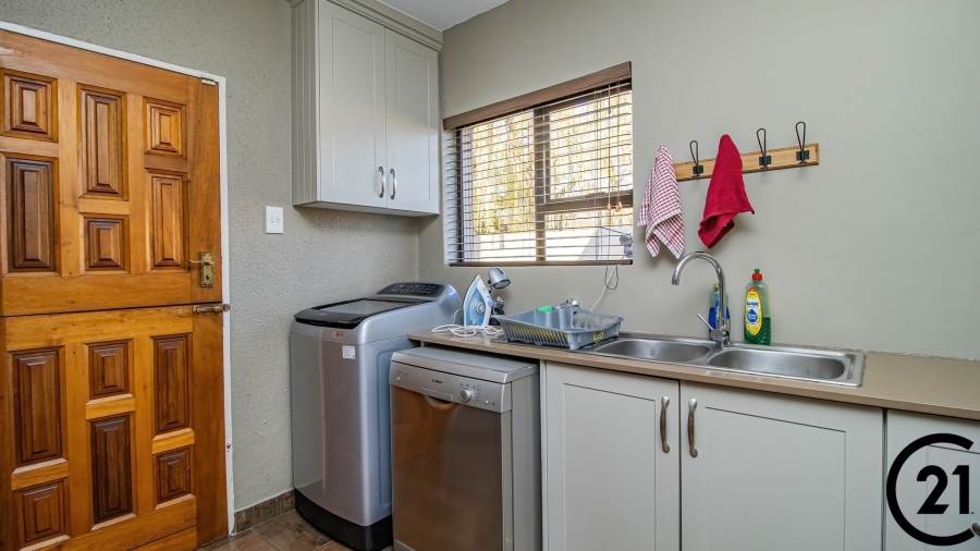 6 Bedroom Property for Sale in Rynfield Gauteng