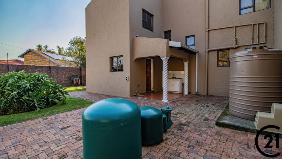 6 Bedroom Property for Sale in Rynfield Gauteng