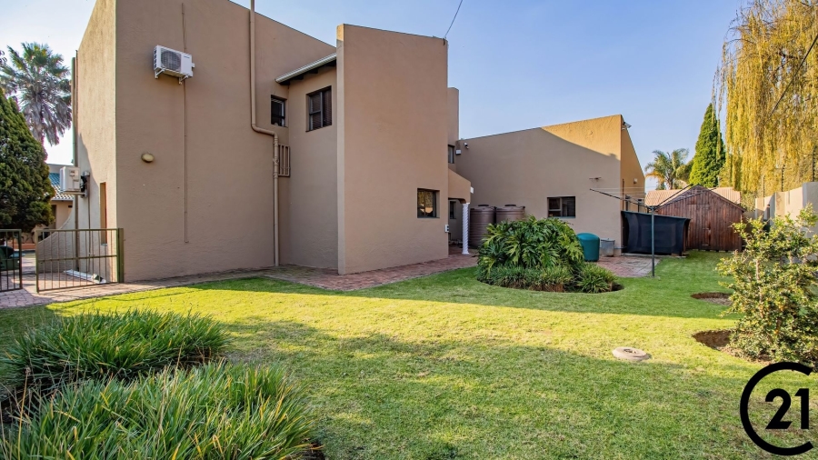 6 Bedroom Property for Sale in Rynfield Gauteng