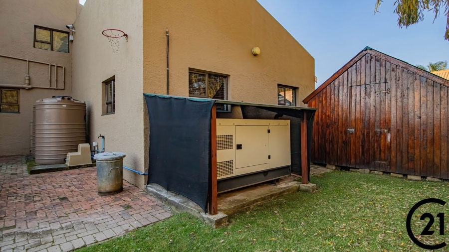 6 Bedroom Property for Sale in Rynfield Gauteng
