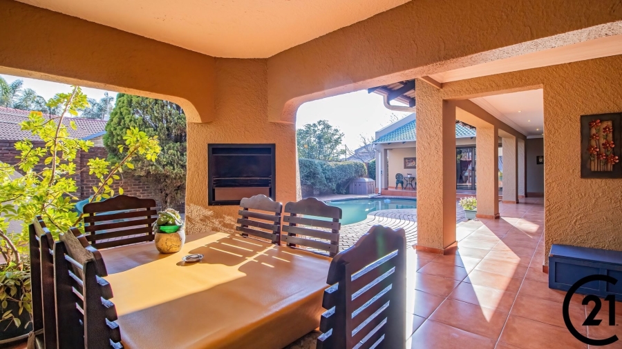 6 Bedroom Property for Sale in Rynfield Gauteng