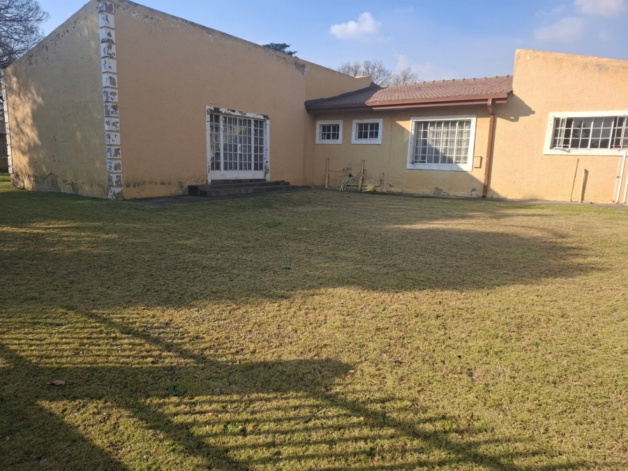5 Bedroom Property for Sale in Mackenzie Park Gauteng