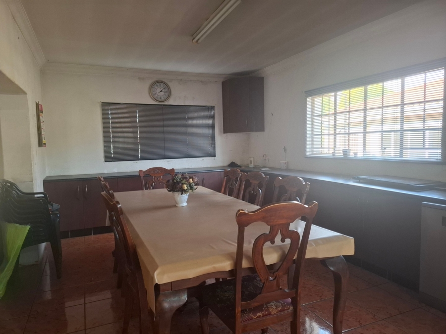 5 Bedroom Property for Sale in Mackenzie Park Gauteng