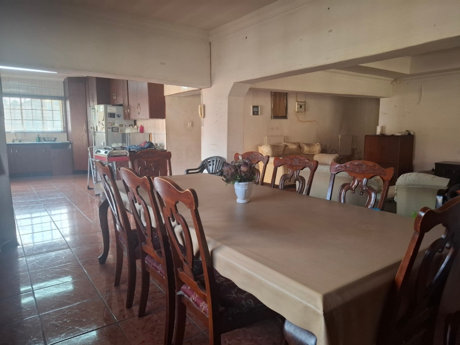 5 Bedroom Property for Sale in Mackenzie Park Gauteng