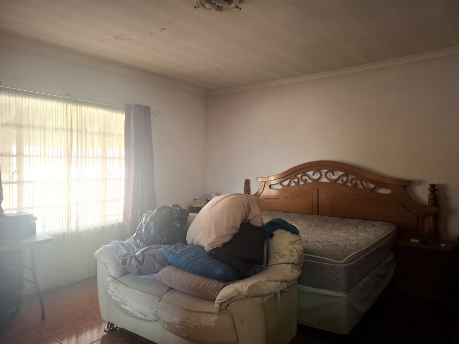 5 Bedroom Property for Sale in Mackenzie Park Gauteng