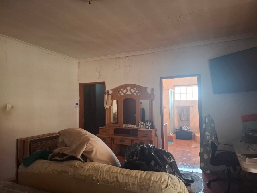 5 Bedroom Property for Sale in Mackenzie Park Gauteng