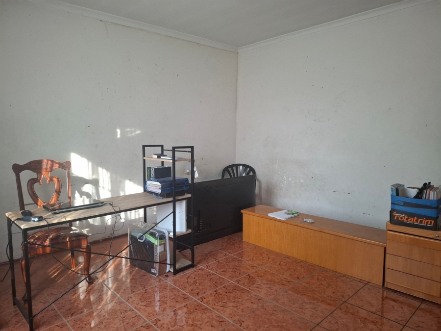 5 Bedroom Property for Sale in Mackenzie Park Gauteng