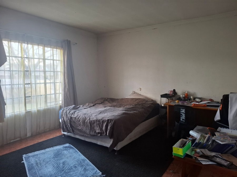 5 Bedroom Property for Sale in Mackenzie Park Gauteng