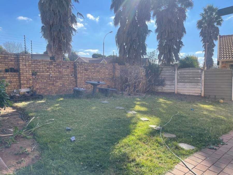 2 Bedroom Property for Sale in Birch Acres Gauteng