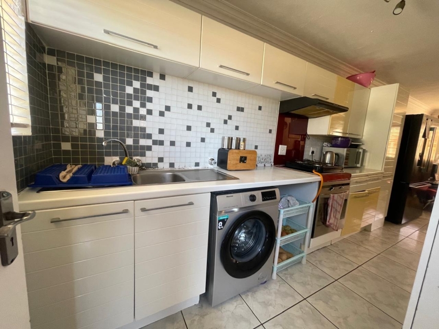 2 Bedroom Property for Sale in Birch Acres Gauteng