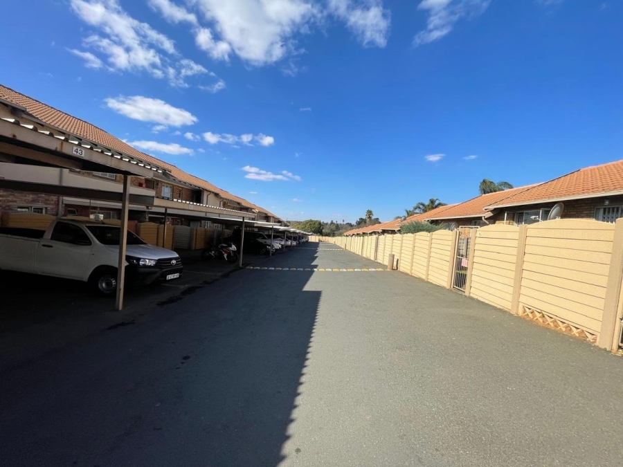 2 Bedroom Property for Sale in Birch Acres Gauteng