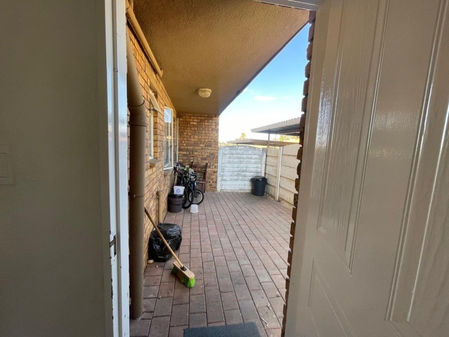 2 Bedroom Property for Sale in Birch Acres Gauteng