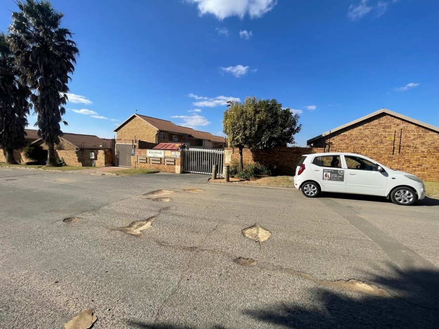 2 Bedroom Property for Sale in Birch Acres Gauteng