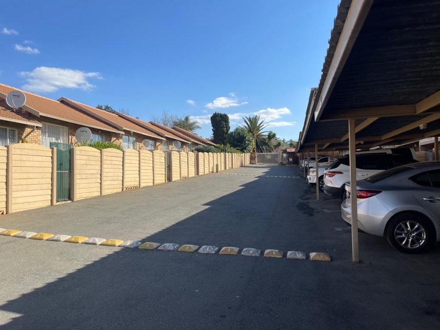 2 Bedroom Property for Sale in Birch Acres Gauteng