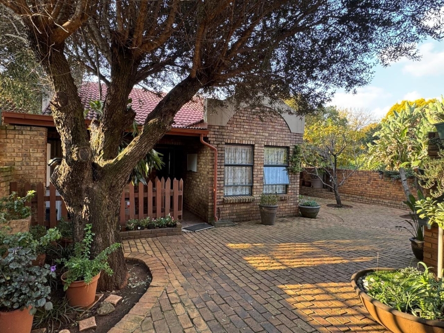 3 Bedroom Property for Sale in Hennopspark Gauteng