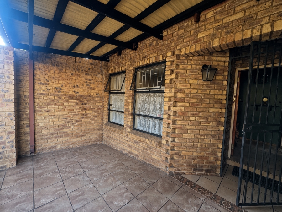3 Bedroom Property for Sale in Hennopspark Gauteng