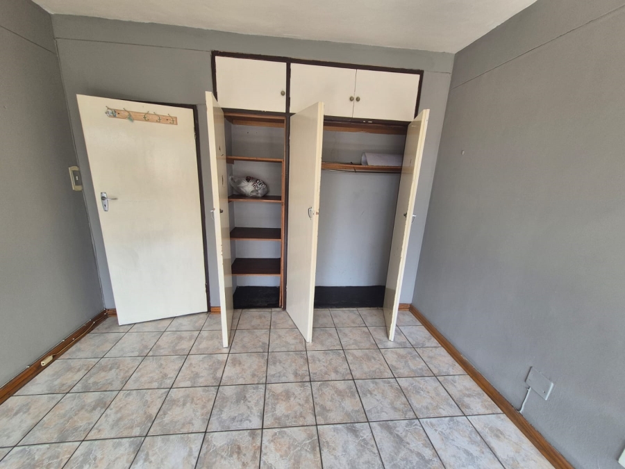 1 Bedroom Property for Sale in Rhodesfield Gauteng