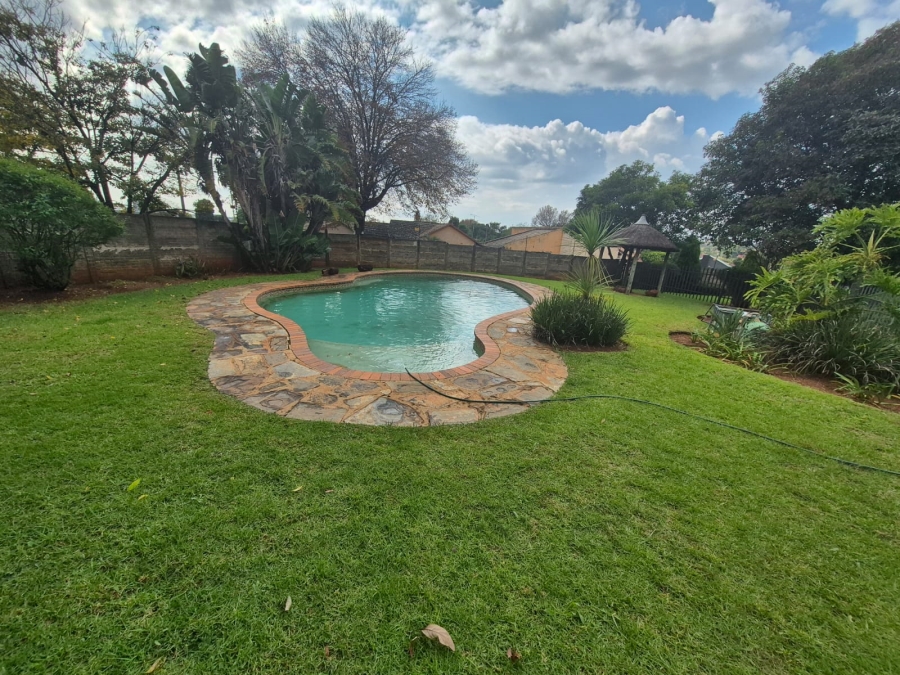 1 Bedroom Property for Sale in Rhodesfield Gauteng