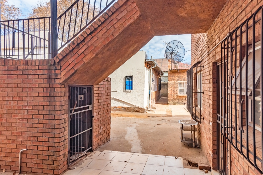 26 Bedroom Property for Sale in Bezuidenhout Valley Gauteng