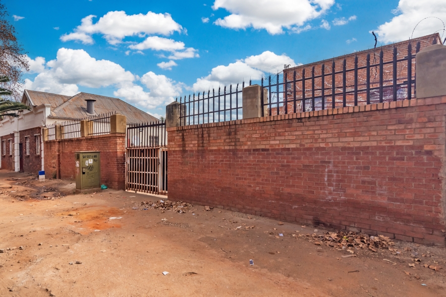 26 Bedroom Property for Sale in Bezuidenhout Valley Gauteng
